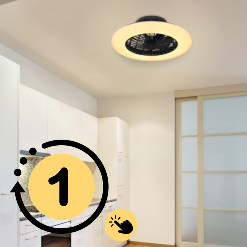 Moderní bílý stropní ventilátor v kuchyni – ideální řešení pro cirkulaci vzduchu a chlazení.