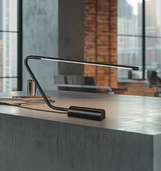 Designová stolní lampa Rodinka OLEA – moderní kovové svítidlo s elegantní linií pro pracovní stůl nebo kancelář