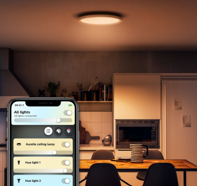 Přepínání barvy světla v kuchyni pomocí mobilní aplikace