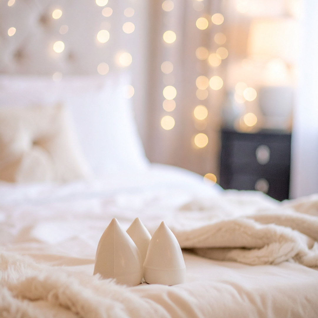 Valentínske osvetlenie: jemné ružové a jantárové tóny svetla pre romantiku a lichotivý efekt pleti