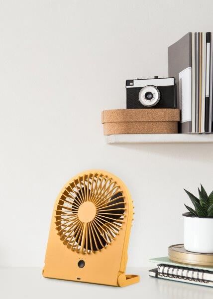 TRIO Reality R044-83 BREEZY ventilátor 3 rýchlostné stupne, nabíjateľná batéria, USB-C port, okrová