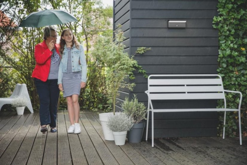 Philips 16484/93/P3 Bustan IR LED 4000K nástenné svietidlo so senzorom 9W=1000lm IP44