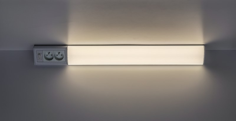 RABALUX 78041 Bath 2E svietidlo pod kuchynskú linku so zásuvkou š700mm LED 15W/1300lm 4000K biela