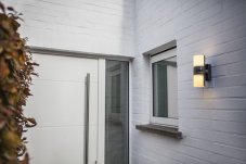 LUTEC 5198102118 CYRA nástěnné LED svítidlo 16,5W 3000K IP54 tmavá šedá se senzorem