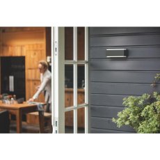 Philips 16487/93/P0 Stratosphere LED 2700K nástenné svietidlo 9W=1000lm IP44