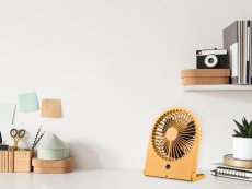 TRIO Reality R044-83 BREEZY ventilátor 3 rychlostní stupně, nabíjecí baterie, USB-C port, okrová