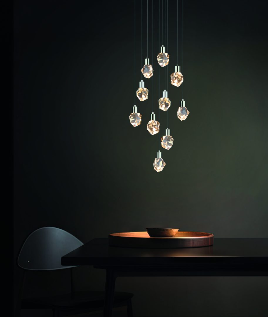 Závěsná svítidla Rodinka VERANO – sada moderních lustrů s křišťálovými stínidly pro elegantní osvětlení interiéru
