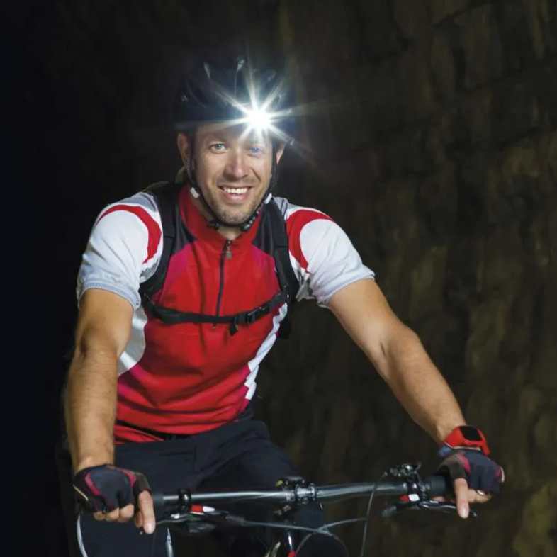 bežecká čelovka voľné ruky bezpečnosť dobrodružstvo v lese sloboda pohybu hory ryby sloboda nabíjateľná