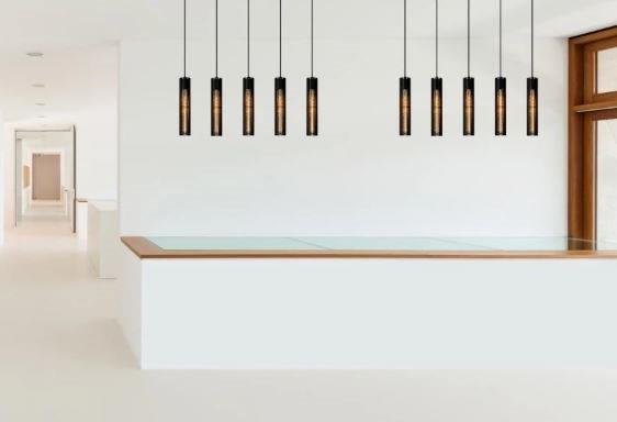 Moderní designové nadčasové minimalistické černé závěsné svítidlo lustr nad kuchyňský ostrůvek