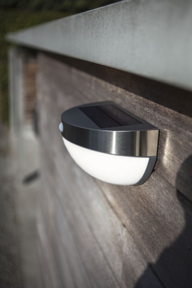 Solární nástěnné světlo