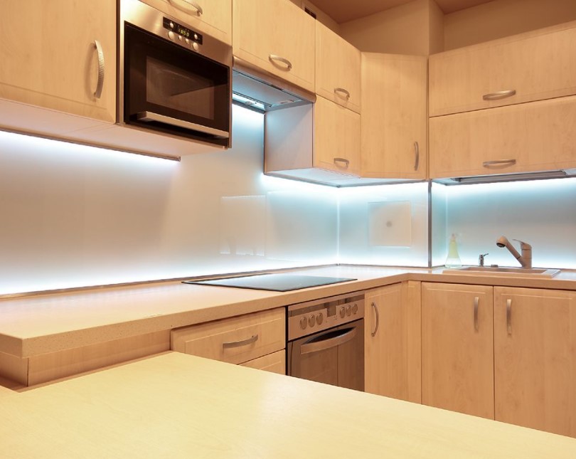 LED pásky na podsvietenie kuchynskej linky