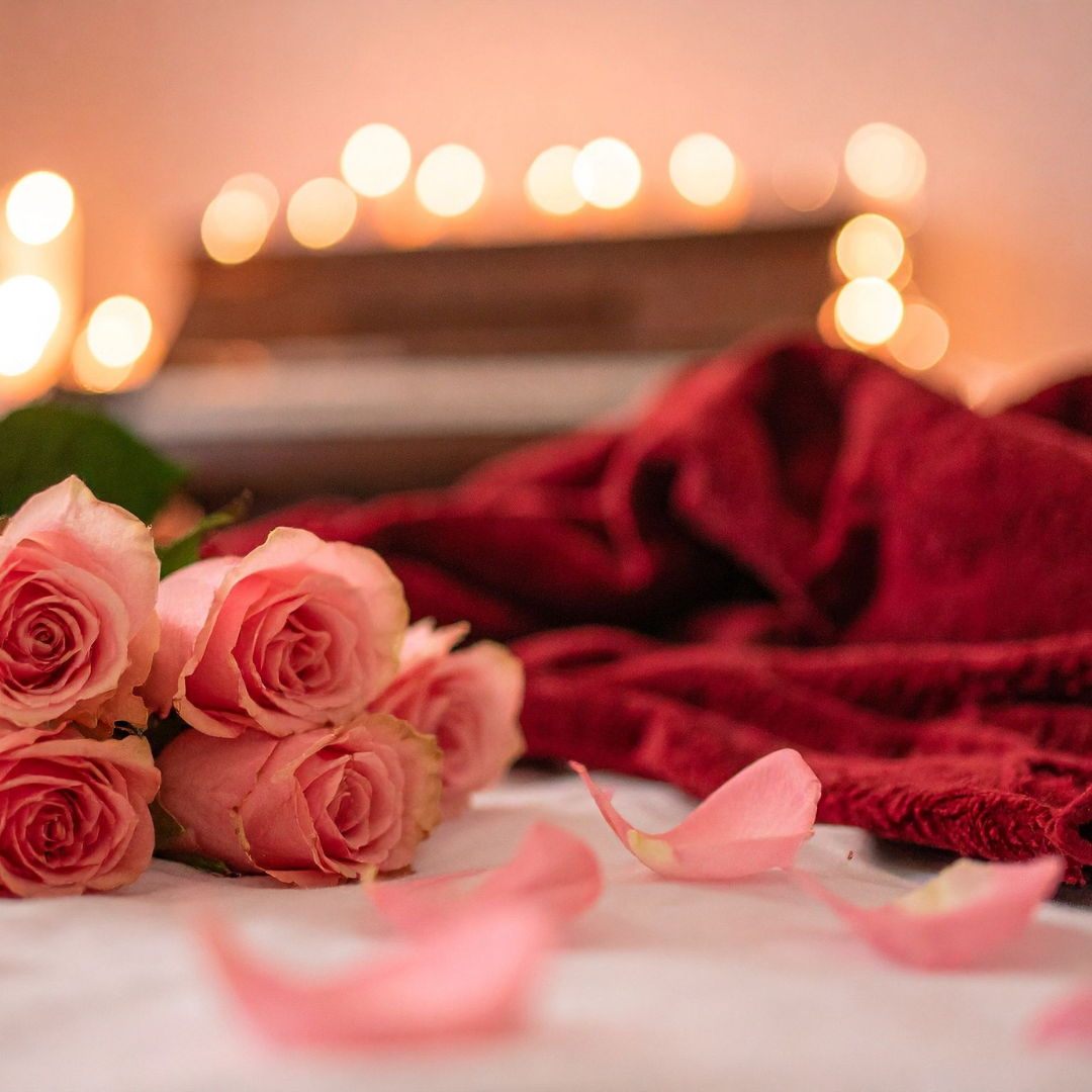 Romantická spálňa s teplým svetlom: teplá biela 2700–3000K zjemní pleť a vytvorí intímnu atmosféru