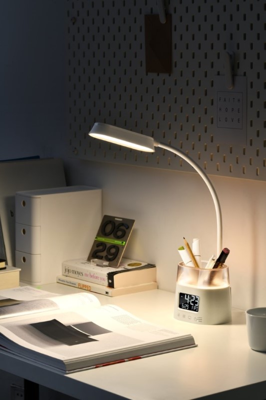 IMMAX 08980L FRESHMAN Stolná LED lampa s RGB podsvietením 10W 350lm držiak na ceruzky biela